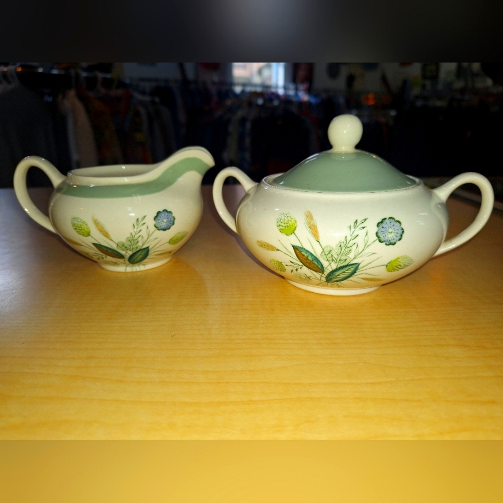 Vintage sugar and creamer dishes